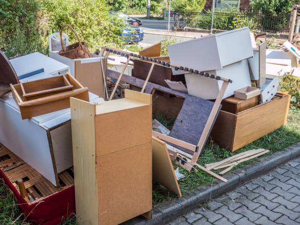 Best Commercial Cleanout Services  in Comstock Northwest, MI